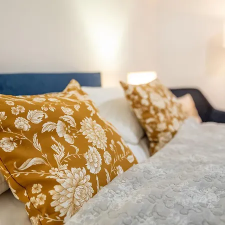 A77 Buda Castle * بودابست